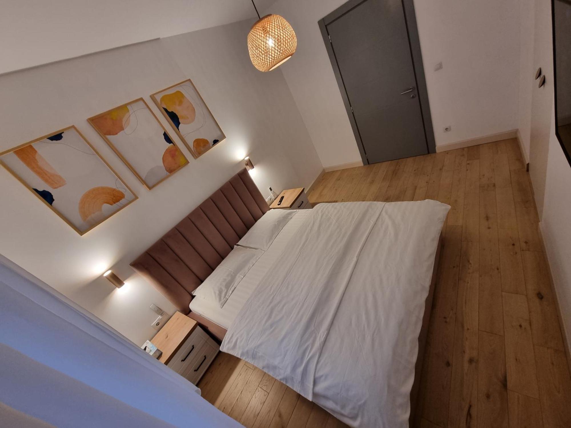 Ultra-Central 1 Bed Apartment, Str Nicolae Iorga บายามาเร ภายนอก รูปภาพ